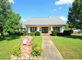 24 Lamplighter Rd, Pearl, MS 39208