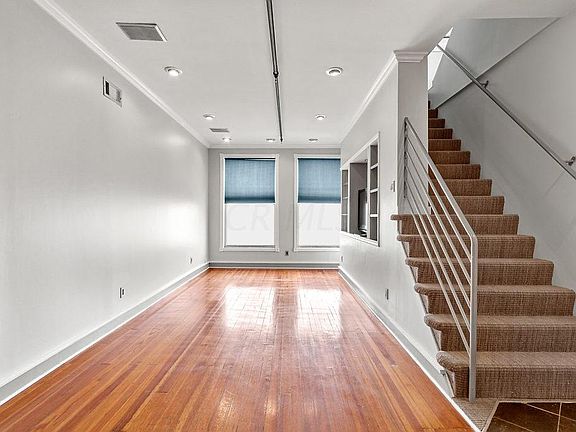 5th image of 467 N High St #4A