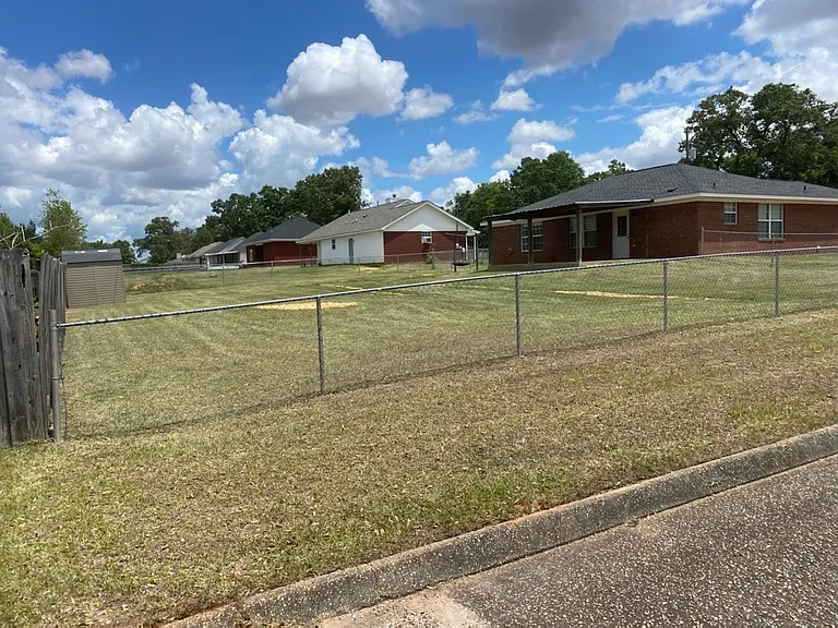 119 Blake Dr — Photo 3