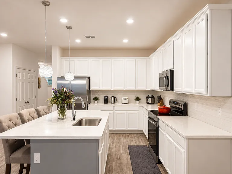 6976 Twilight Bay Dr — Photo 2