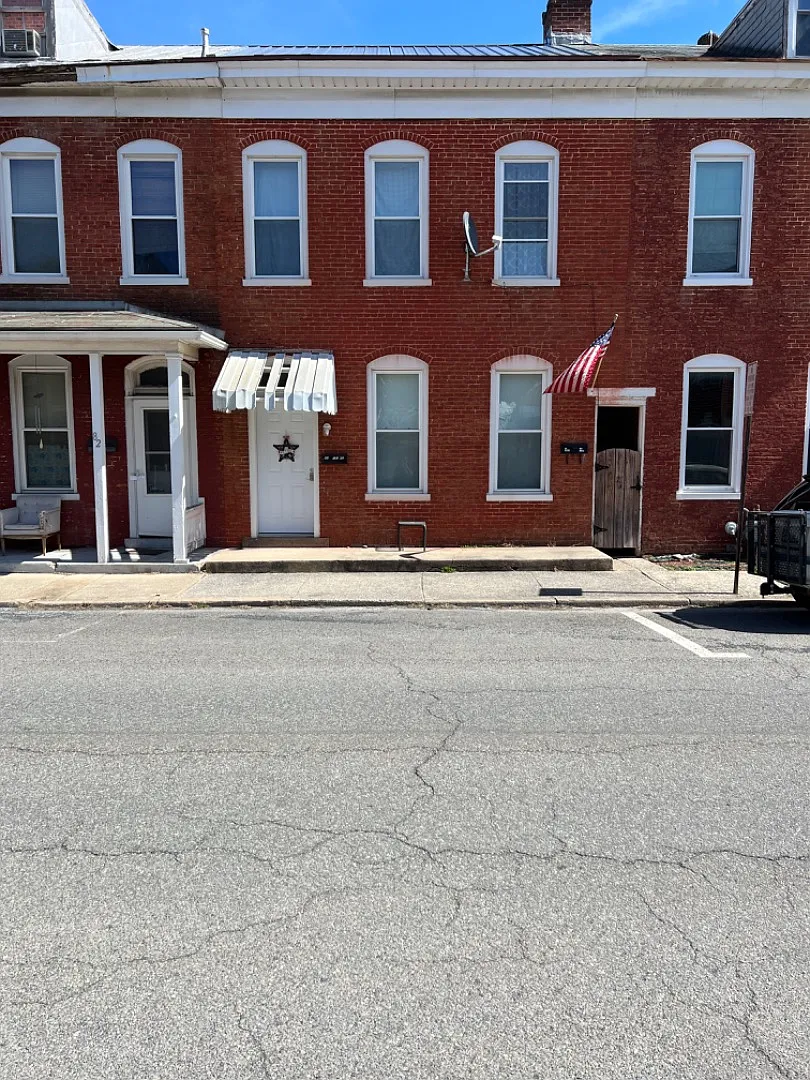 80 Logan Street - 1st Floor Apt — Photo 4