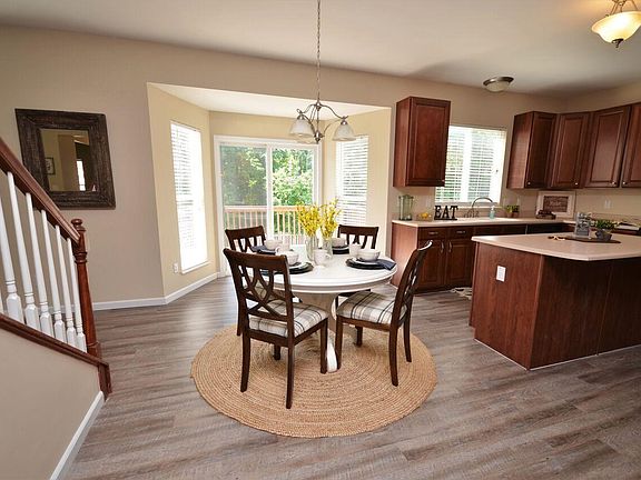 Large eat-in kitchen