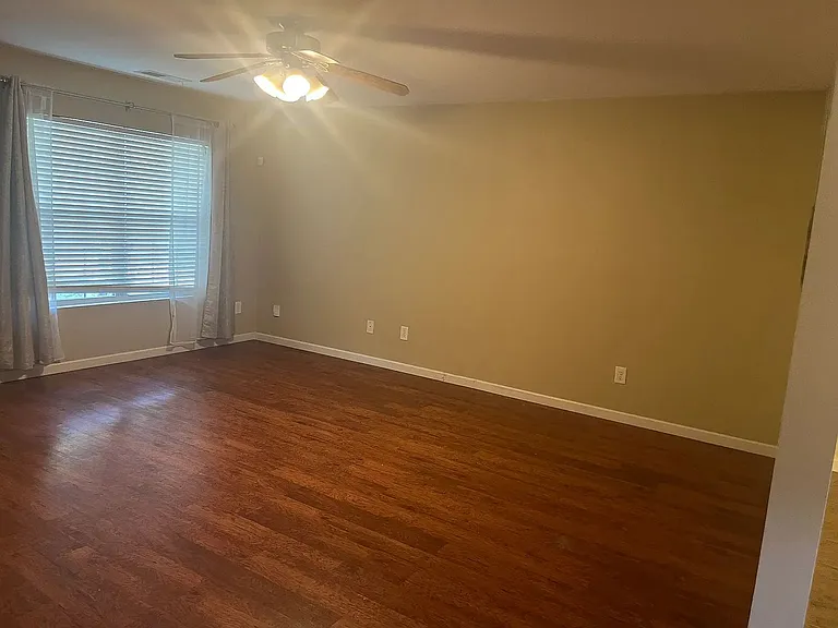 2324 Kirkgate Ln — Photo 5