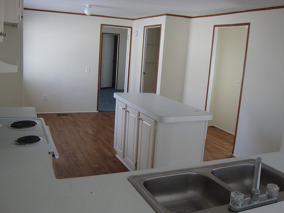 2nd image of 5800 Leedale St Trailer 5