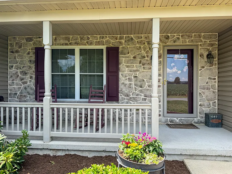 1387 Sheep Hill Rd — Photo 3