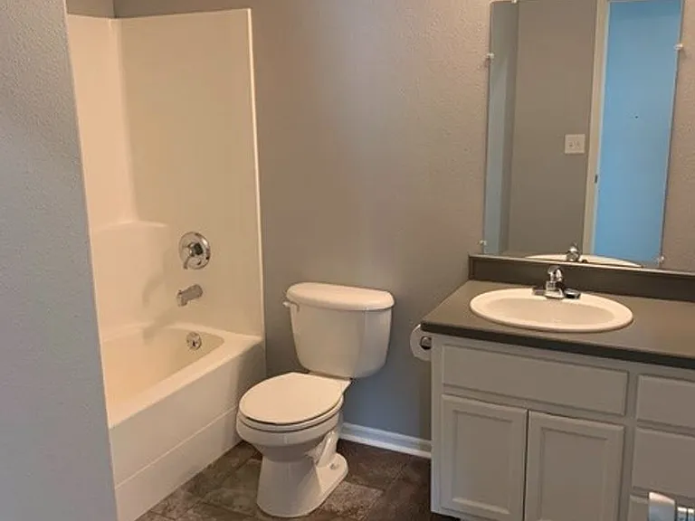 200 E Pike Ave — Photo 6