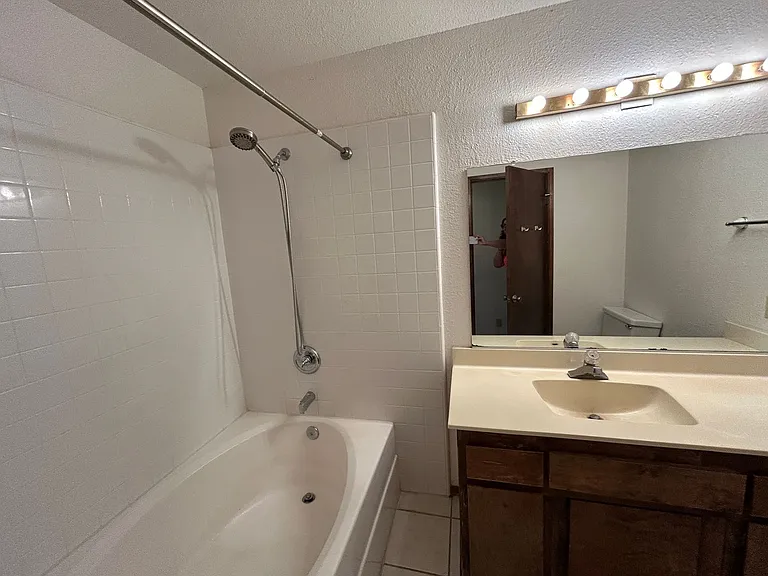 9471 Queen Oak Ct — Photo 9