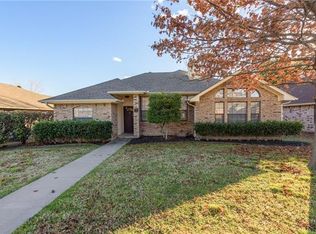 300 Willow Stone St, Denton, TX 76207