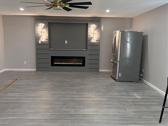 4th image of 9800 Cambria Dr