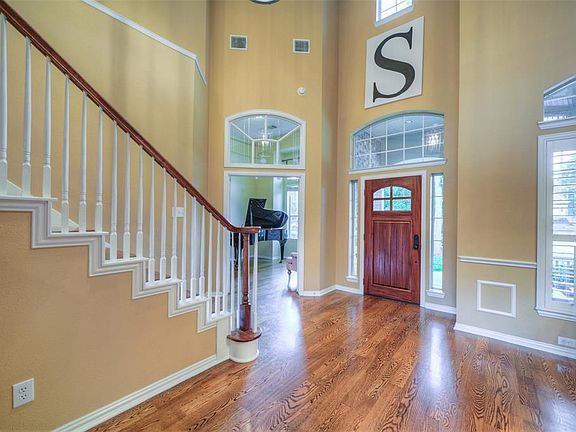 3rd image of 7 Barlow Ct