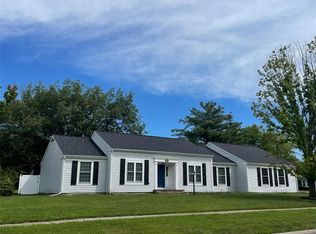 1419 Krishire Dr, Charleston, IL 61920