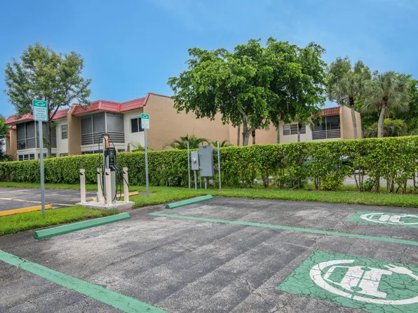 316 Lake Dora Drive, West Palm Beach, FL 33411