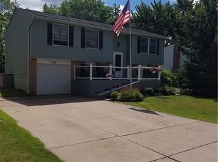 7126 Northview Dr, Lockport, NY 14094
