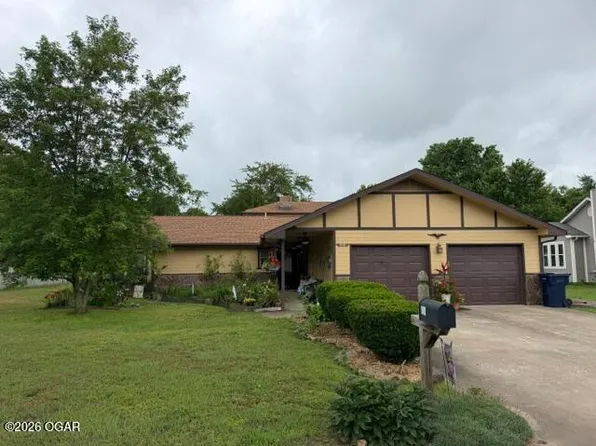 424 E Rudondo Dr, Webb City, MO 64870
