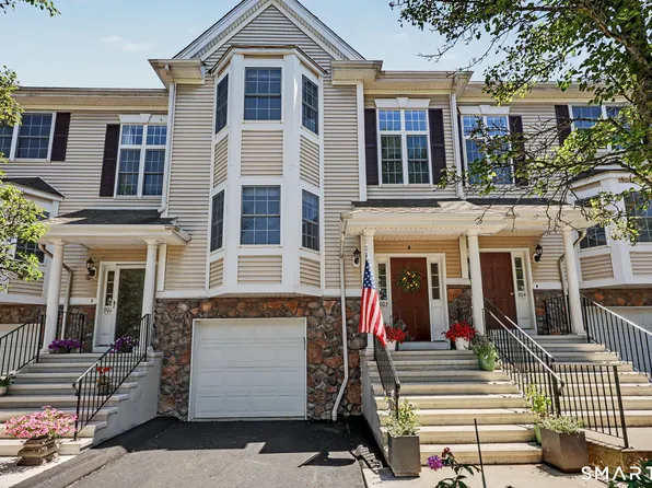 903 Larson Drive #903, Danbury, CT 06810