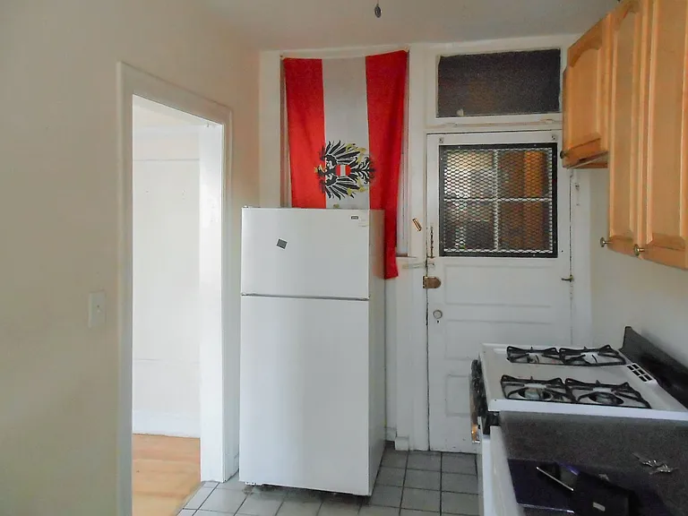 5208-14 N. Damen / 2000-10 W. Foster — Photo 11