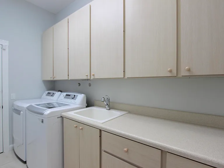 117 Hampton Cir — Photo 30