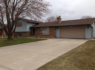 1483 Guns St, Green Bay, WI 54311