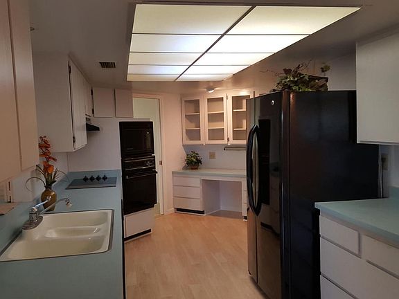 5th image of 10809 W Cameo Dr