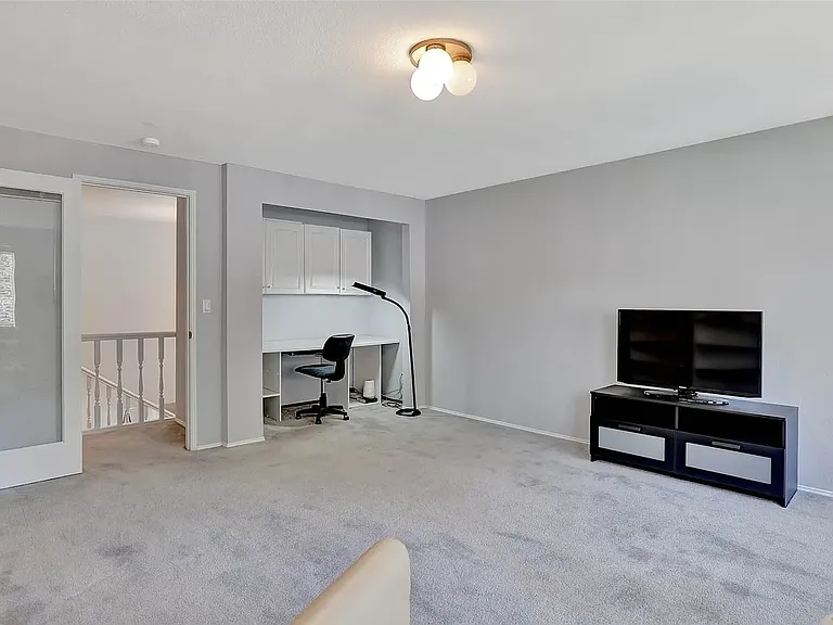 Bonus room/office/bedroom