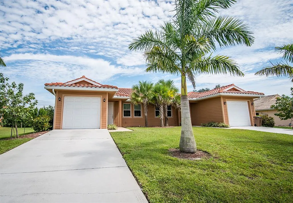 2 bed, 2.0 bath, 1208 sqft, $1,675 — Photo 1