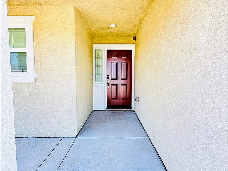 2636 Red Pine St — Photo 3