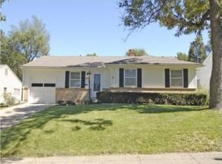 8121 Summit St, Kansas City, MO 64114