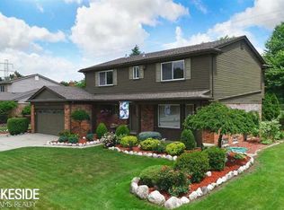 3441 Riverview Ct, Wayne, MI 48184