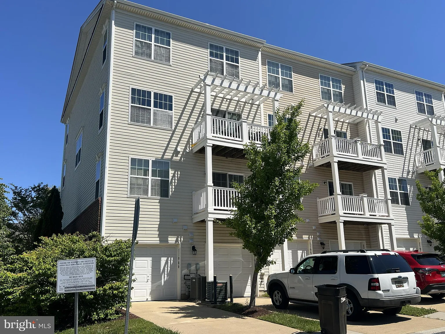 2 bed, 2.5 bath, 1730 sqft, $2,800 — Photo 3