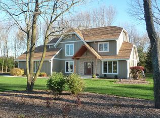 N67W31027 Club Cir E, Hartland, WI 53029