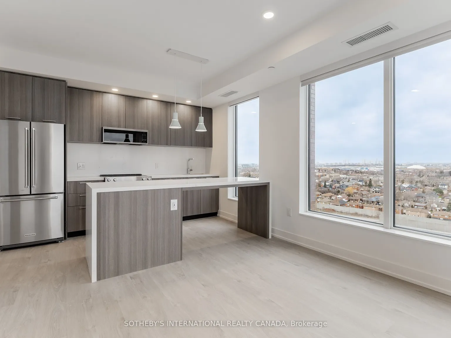 3 bed, $4,520 — Photo 2