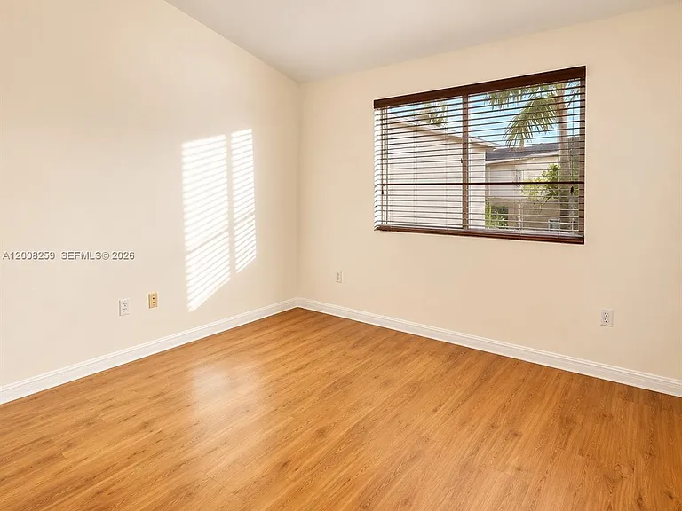 6235 Kendale Lakes Cir #239 — Photo 19