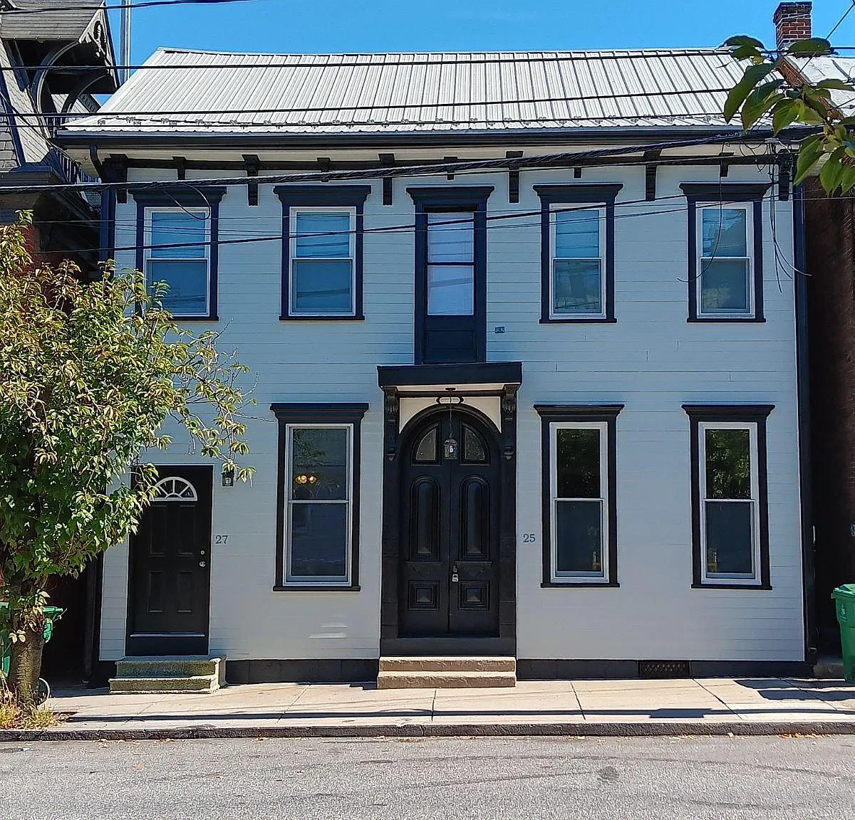 2 bed, $1,200 — Photo 1