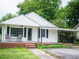 1214 W Montgomery Ave, Sheffield, AL 35660