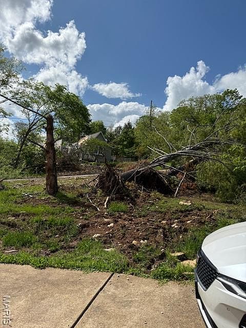 2nd image of 6448 Hickory Cir