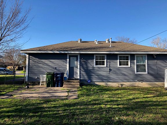 3rd image of 1309 Devonwood Dr