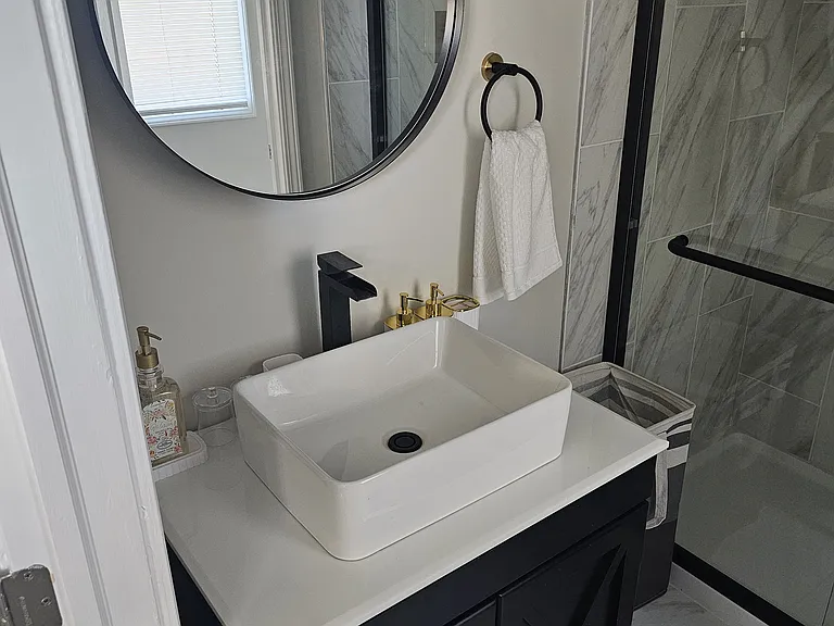 2035 Carrollton Ave — Photo 16
