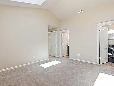 3 bed, 2.5 bath, 1815 sqft, $3,000 — Photo 2