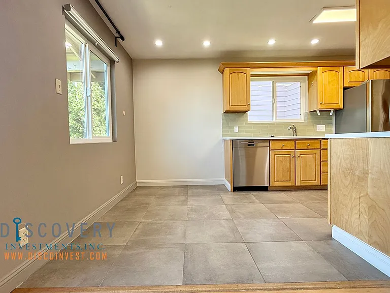 16 Carisbrook Ln — Photo 12