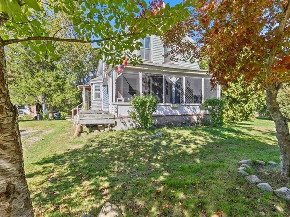 56 Pelham Road, Salem, NH 03079-4811