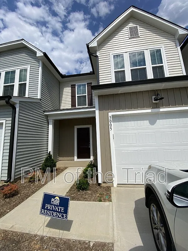 3 bed, 2.5 bath, 1558 sqft, $2,000 — Photo 1