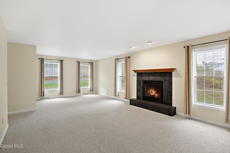 4th image of 7 Riccardi Lane