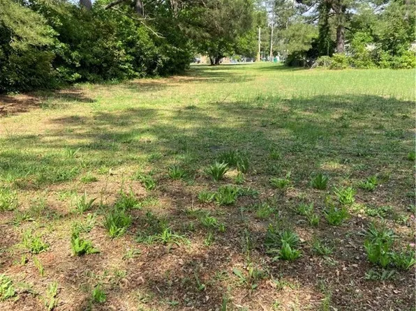 S Stephens Saint St S, Lumberton, NC 28358