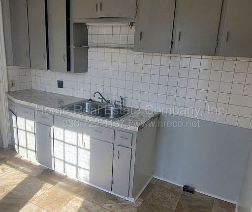 3rd image of 422 Spaugh St