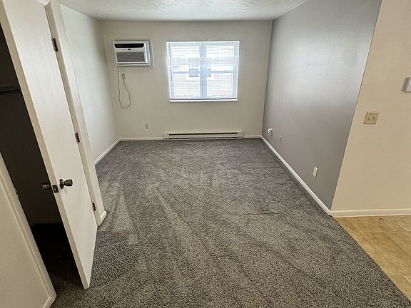 2nd image of 819 Mosgrove St #111