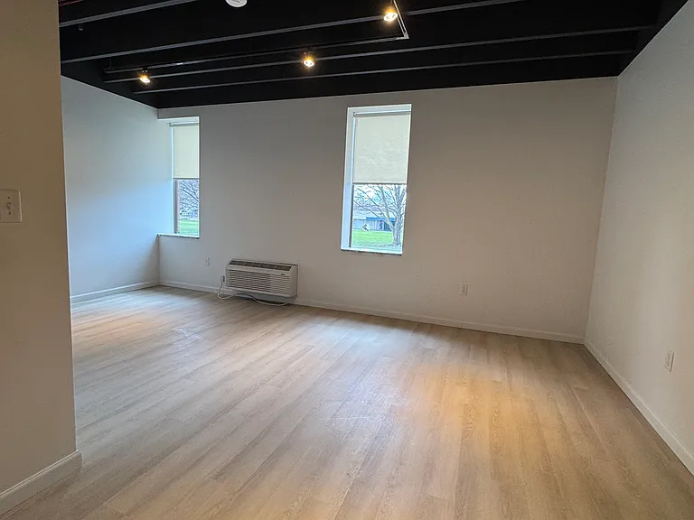 50 Prince Apartments — Photo 10