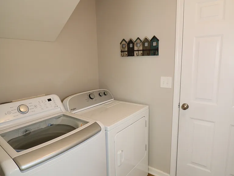 4022 Linsbury Ct — Photo 29