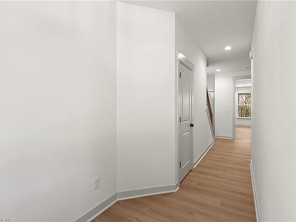 5th image of 1421 Saint Brides Rd W