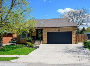 9 Ben Tirran Cres, Hamilton, ON L8G 4V8