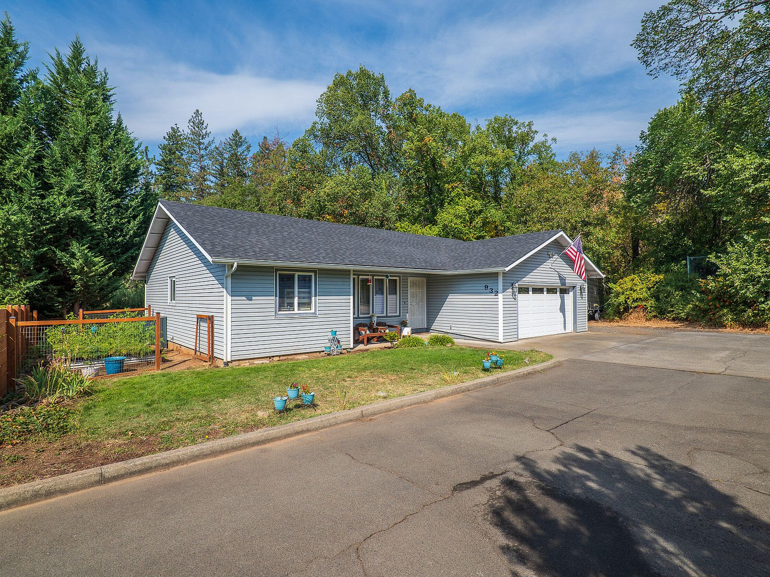 932 NE Dewey Dr, Grants Pass, OR 97526 Zillow